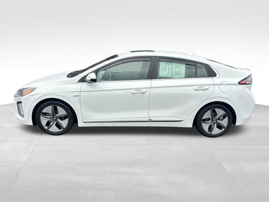 Used 2020 Hyundai Ioniq SEL image 2