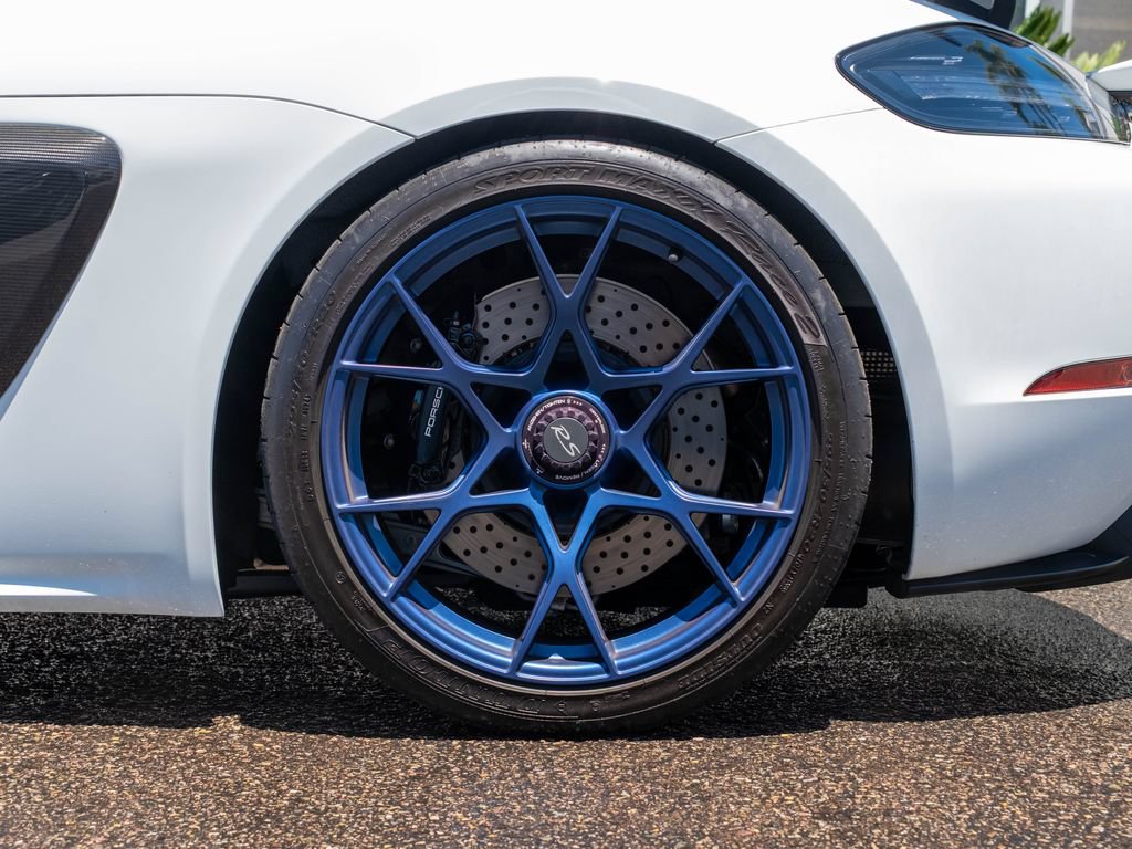 Used 2025 Porsche 718 Cayman GT4 RS w/ Weissach Package RWD image 7