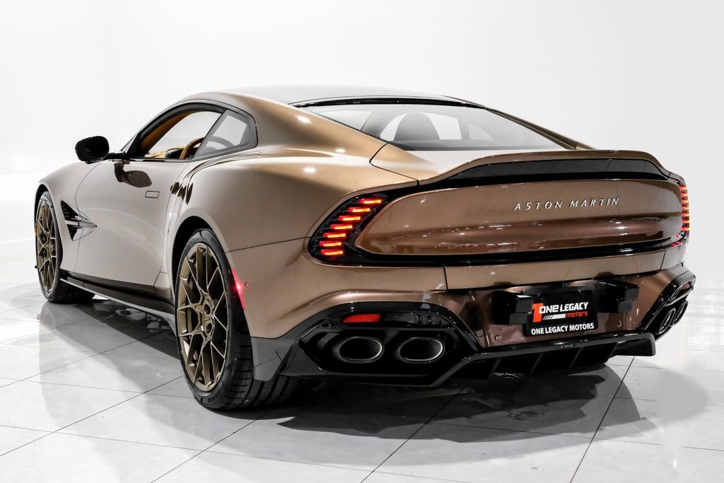 Used 2025 Aston Martin Vanquish RWD image 10