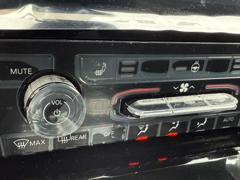 New 2025 Jeep Grand Cherokee L Limited w/ Black Appearance Package image 17