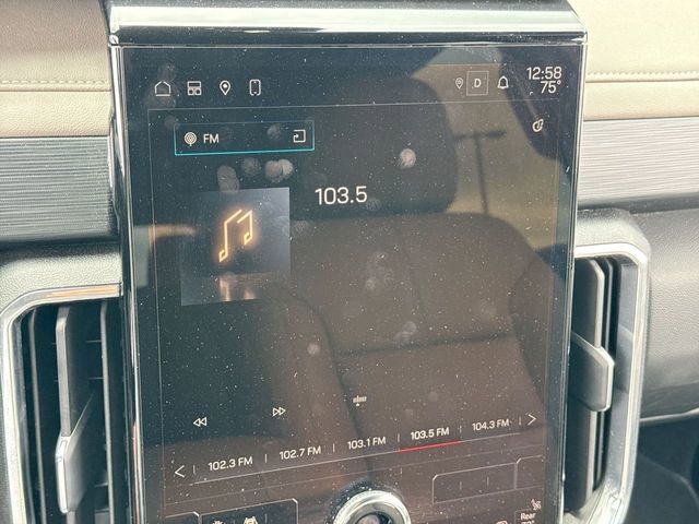 Used 2024 GMC Acadia Elevation image 16