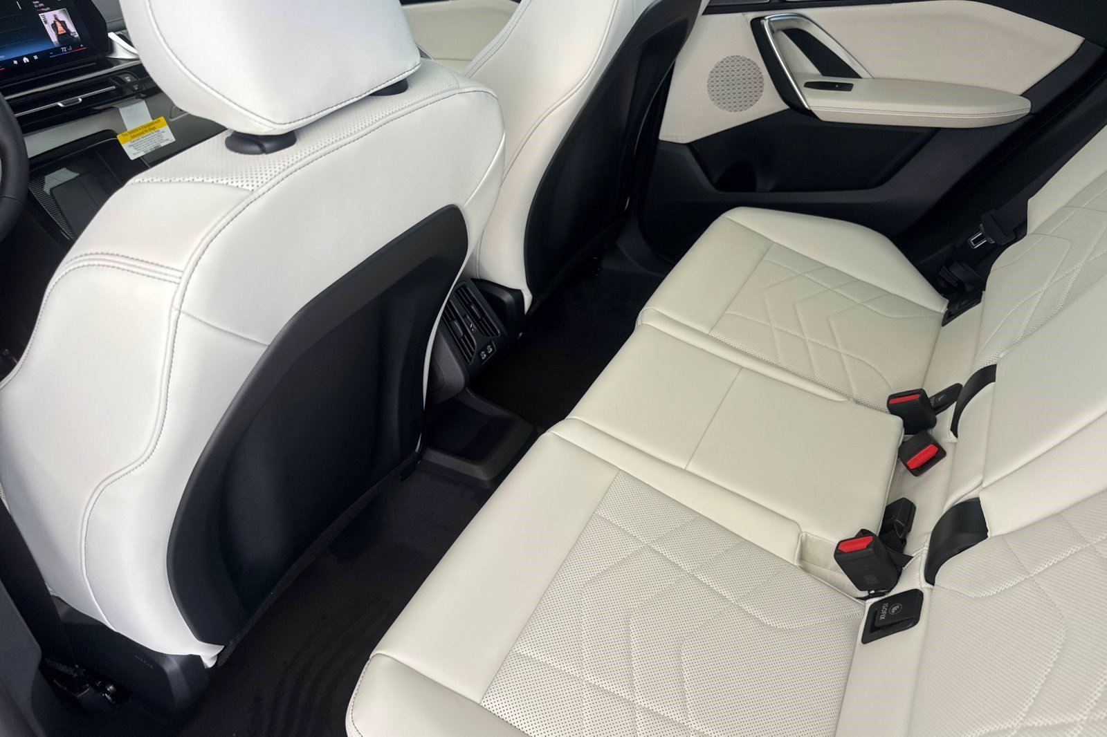 New 2026 BMW X1 xDrive28i w/ Technology Package AWD/4WD image 24
