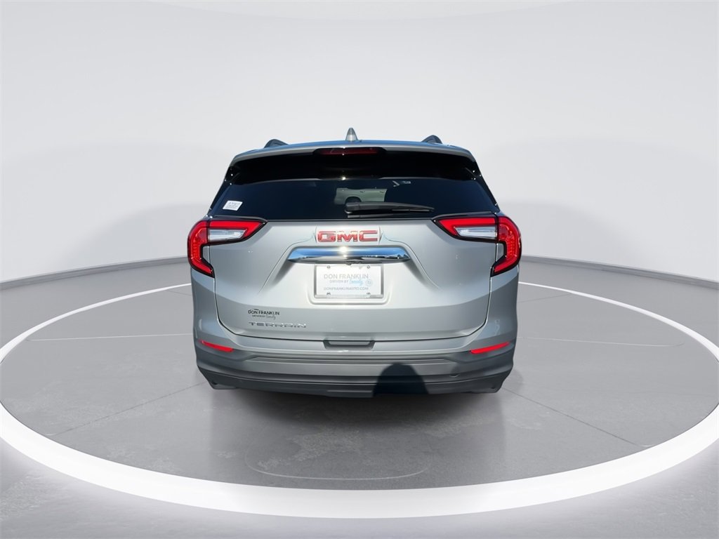 Used 2023 GMC Terrain SLE w/ Driver Convenience Package image 7