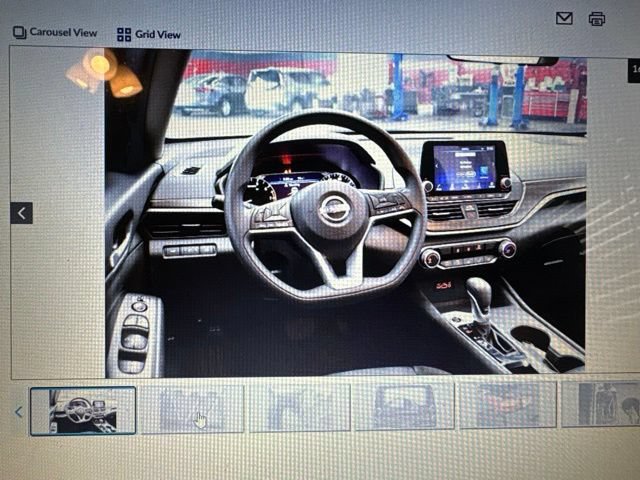Used 2025 Nissan Altima 2.5 SV FWD image 9