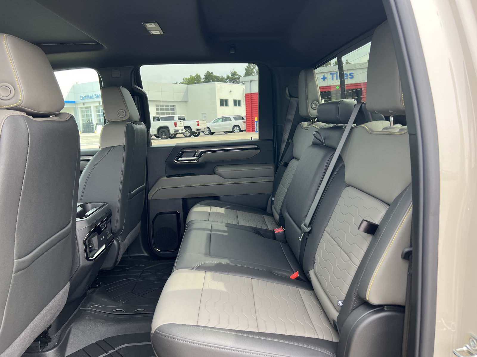 New 2026 Chevrolet Silverado 2500 ZR2 w/ LPO, Dark Essentials Package AWD/4WD image 5
