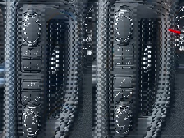 Used 2025 Chevrolet Silverado 1500 Custom Trail Boss w/ LPO, Dark Essentials Package image 23