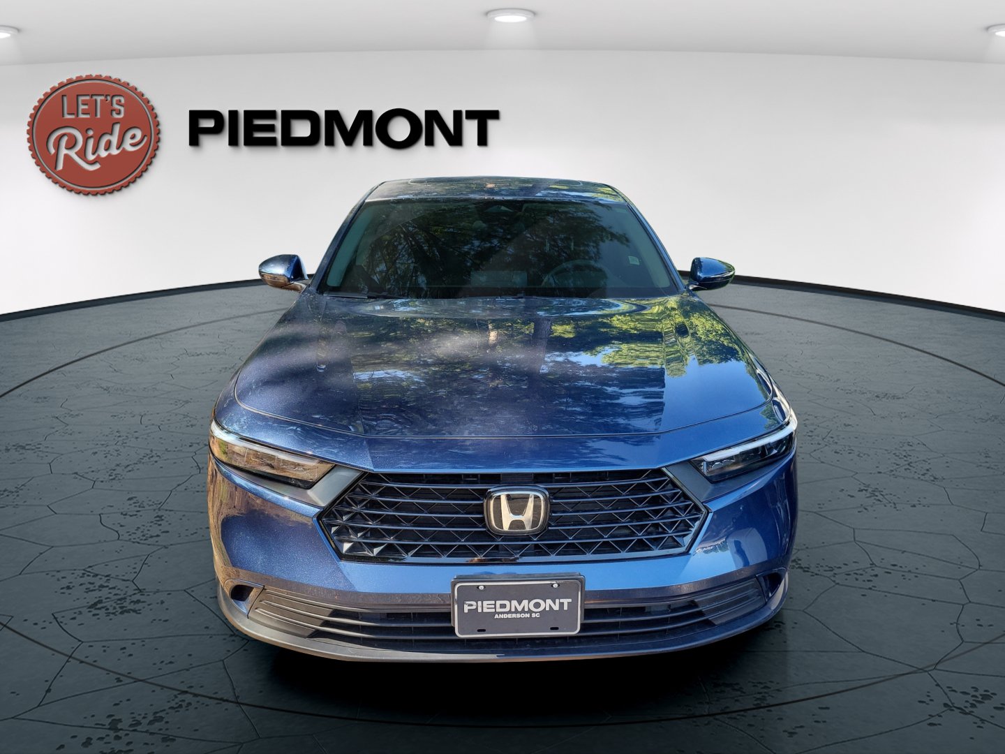 Used 2024 Honda Accord EX image 2