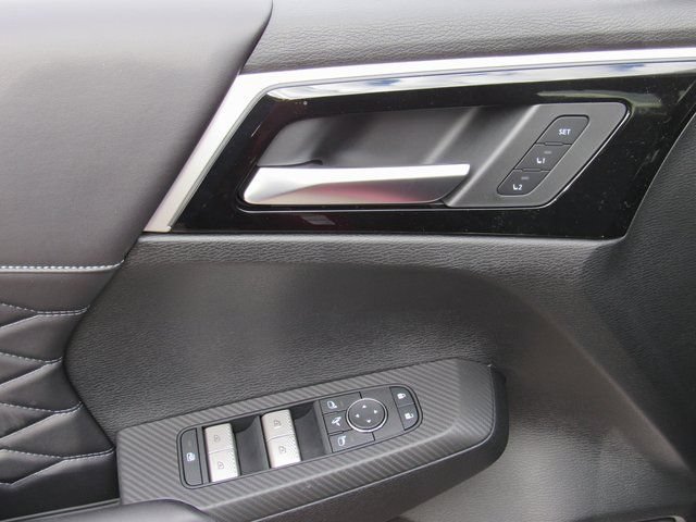 New 2026 Mitsubishi Outlander SEL FWD image 11