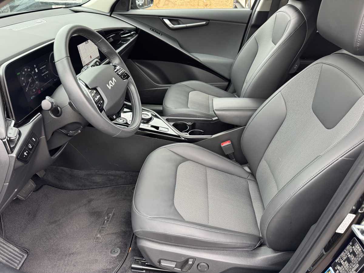 Used 2023 Kia Niro Wind FWD image 27