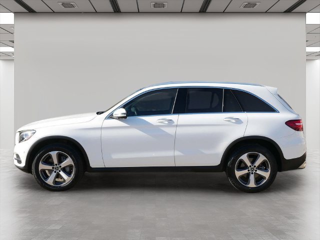 Used 2018 Mercedes-Benz GLC 300 4MATIC image 3