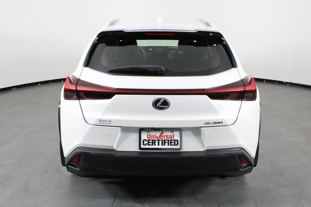 Used 2019 Lexus UX 200 image 8