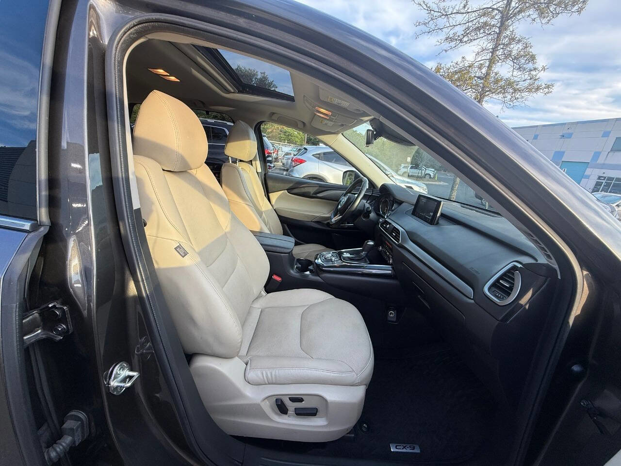 Used 2019 MAZDA CX-9 Touring w/ Touring Premium Package image 27
