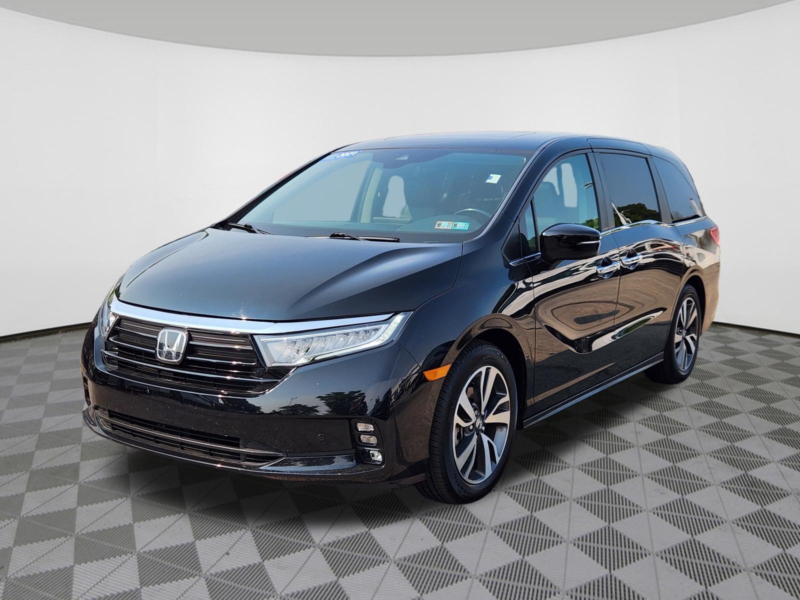 Certified 2021 Honda Odyssey Touring image 2