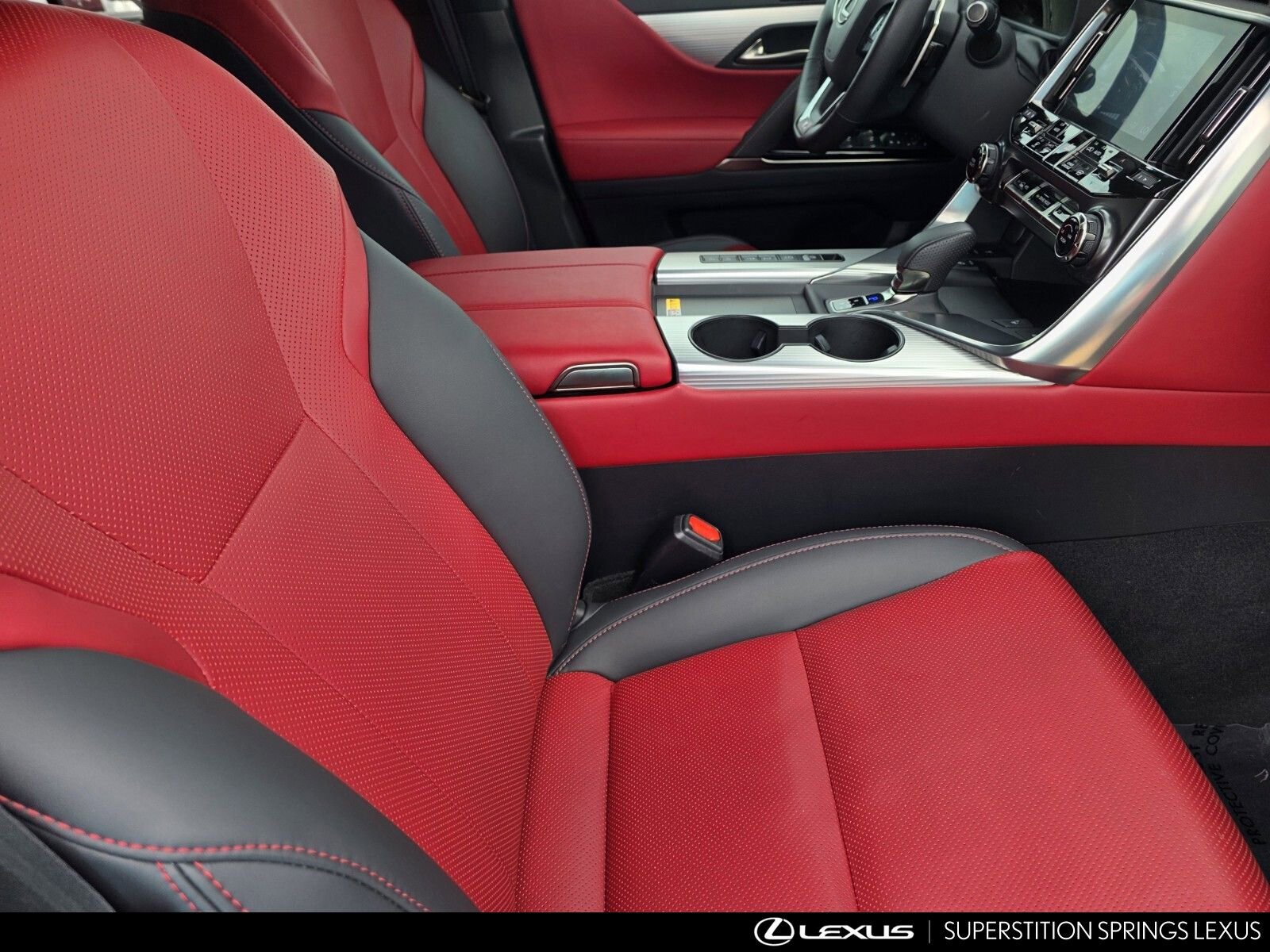 Certified 2025 Lexus LX 700h F Sport w/ Accessory Package (Z1) image 31