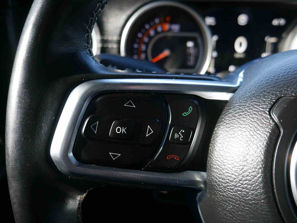 Used 2018 Jeep Wrangler Unlimited Sahara image 39