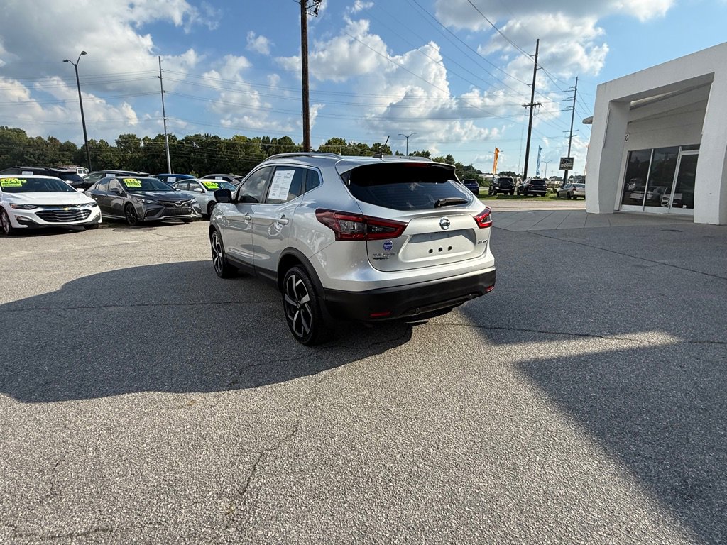 Used 2021 Nissan Rogue Sport SL w/ Premium Package image 3