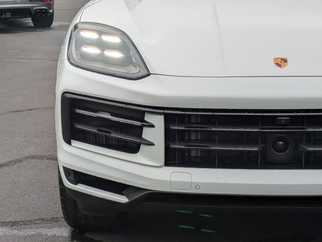 Certified 2025 Porsche Cayenne AWD/4WD image 12