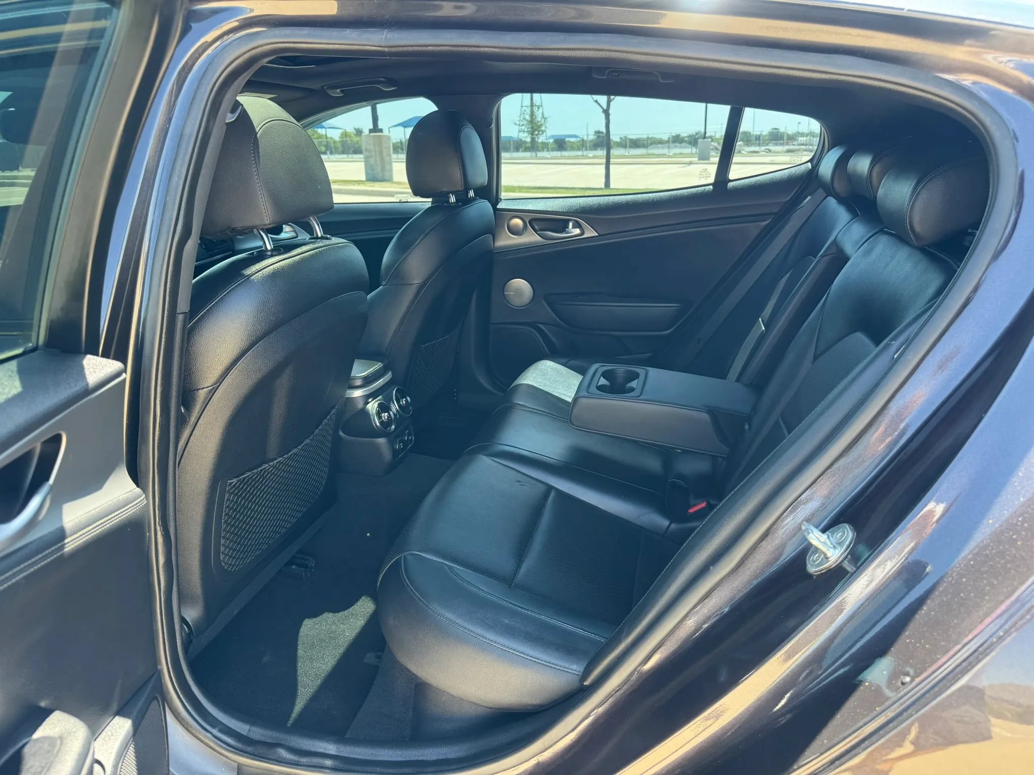 Used 2018 Kia Stinger GT1 AWD/4WD image 29