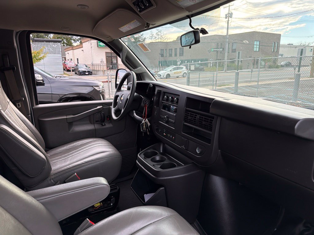 Used 2022 Chevrolet Express 2500 LS RWD image 10