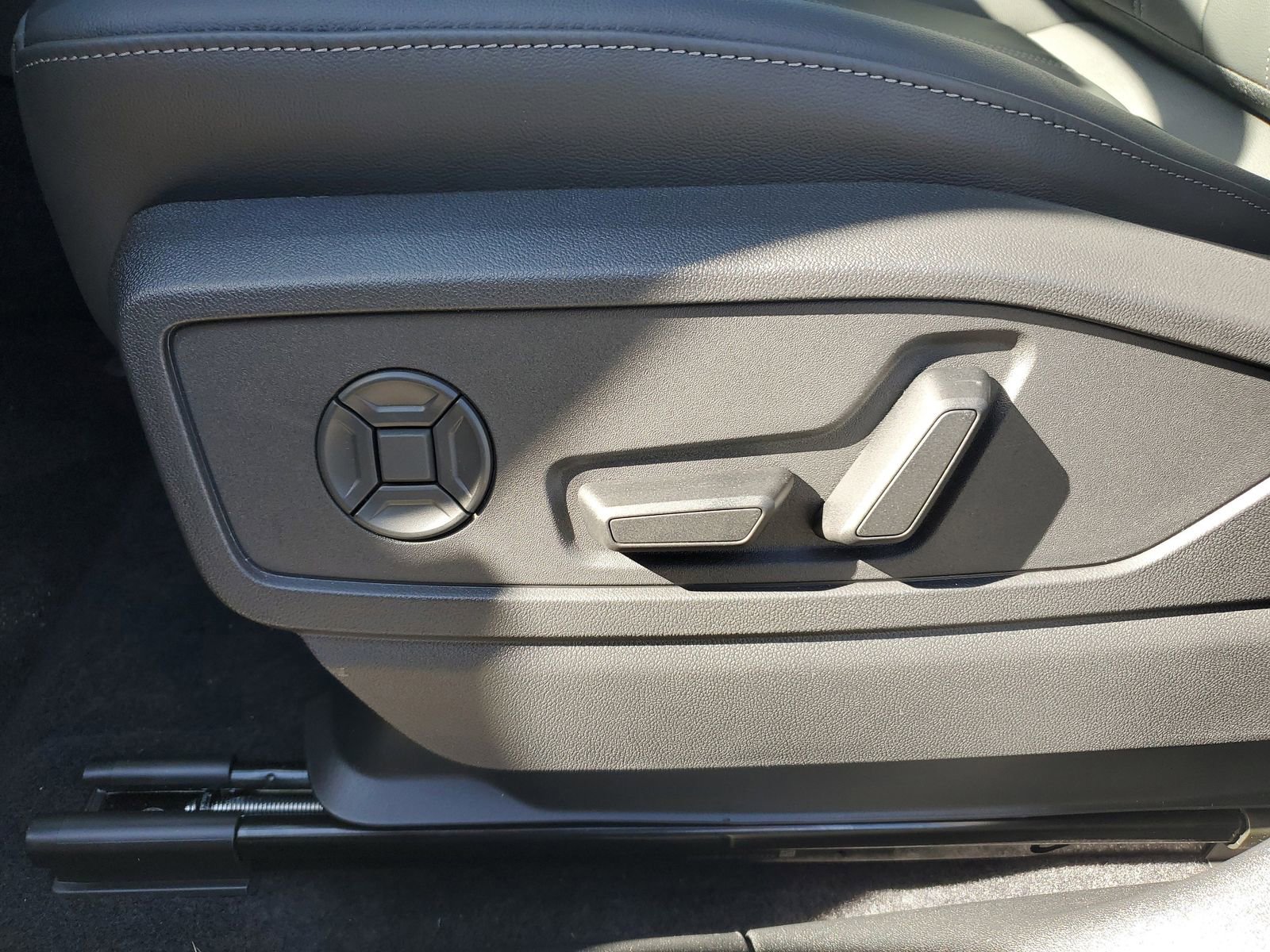 New 2025 Audi Q5 Premium Plus image 24
