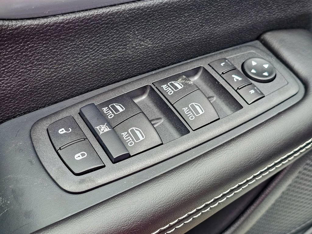 New 2026 Chrysler Pacifica Limited image 13