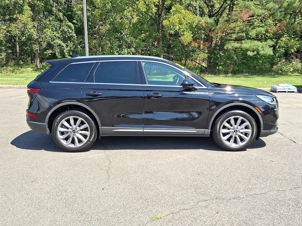 Used 2022 Lincoln Corsair AWD w/ Premium Package image 10