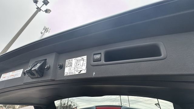 Used 2023 Toyota Highlander Limited image 39