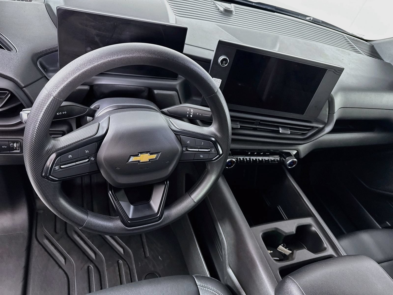 Used 2024 Chevrolet Silverado EV W/T AWD/4WD image 18