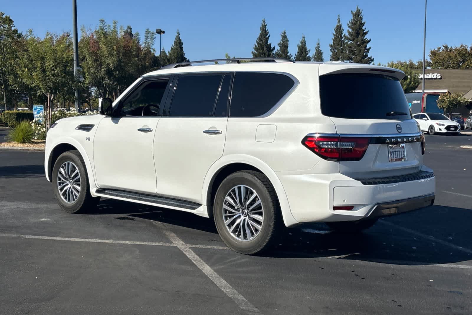 Used 2021 Nissan Armada SV w/ SV Appearance Package RWD image 7