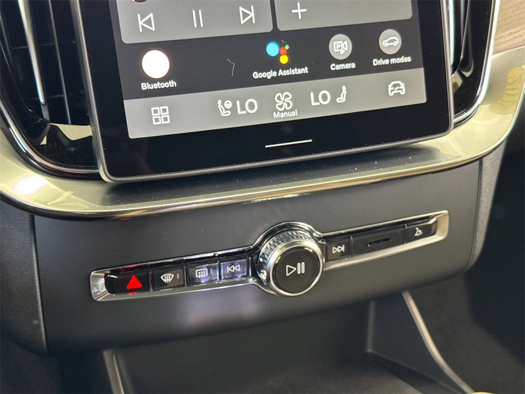 New 2026 Volvo XC90 T8 Plus image 21