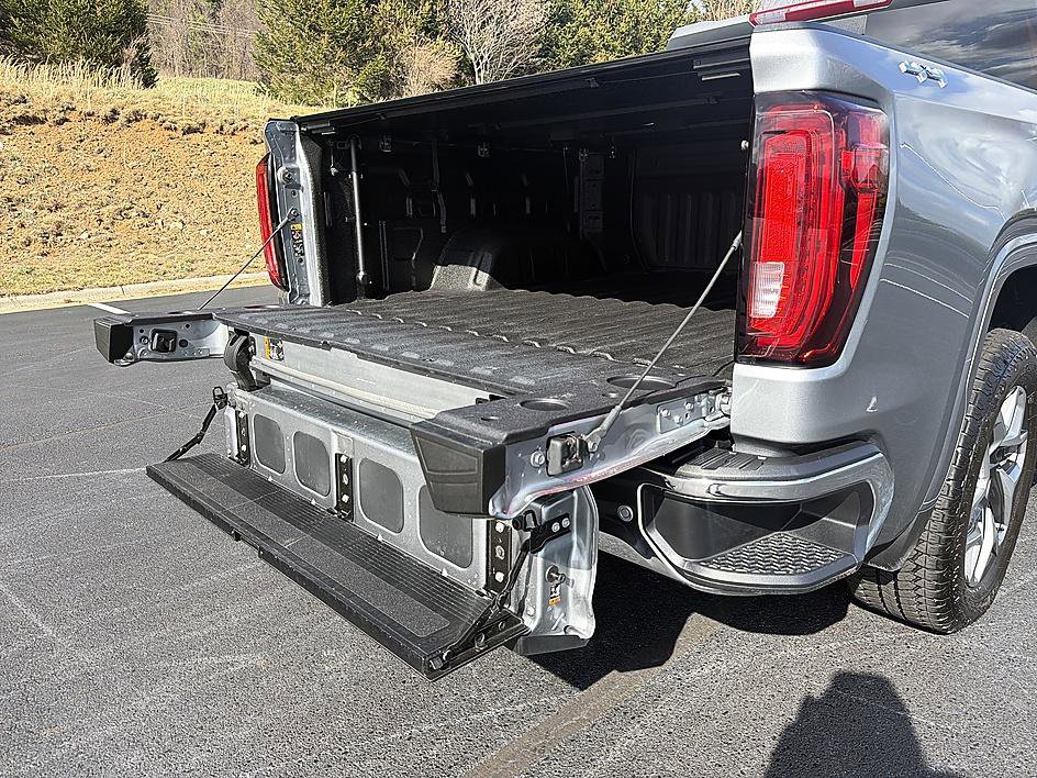 Used 2025 GMC Sierra 1500 SLT w/ SLT Premium Package image 23