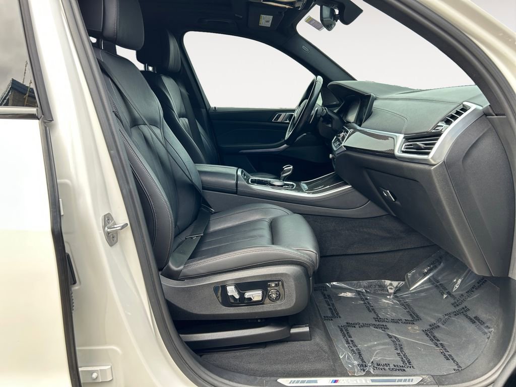 Used 2022 BMW X5 M50i w/ Premium Package image 10