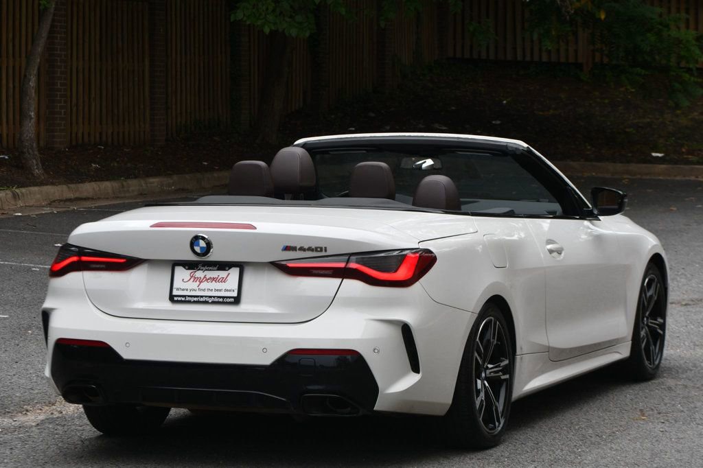 Used 2022 BMW M440i Convertible image 6