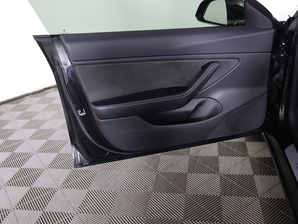 Used 2018 Tesla Model 3 Long Range image 23