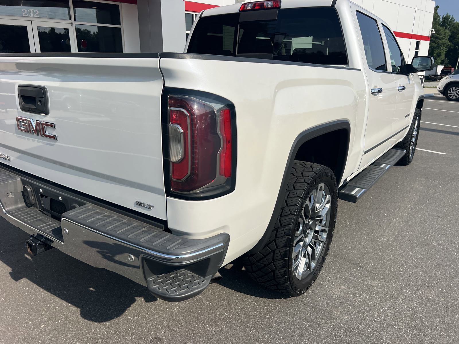 Used 2018 GMC Sierra 1500 SLT image 7