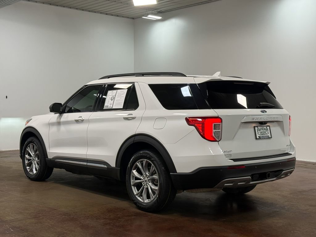 Used 2022 Ford Explorer XLT w/ Equipment Group 202A AWD/4WD image 5
