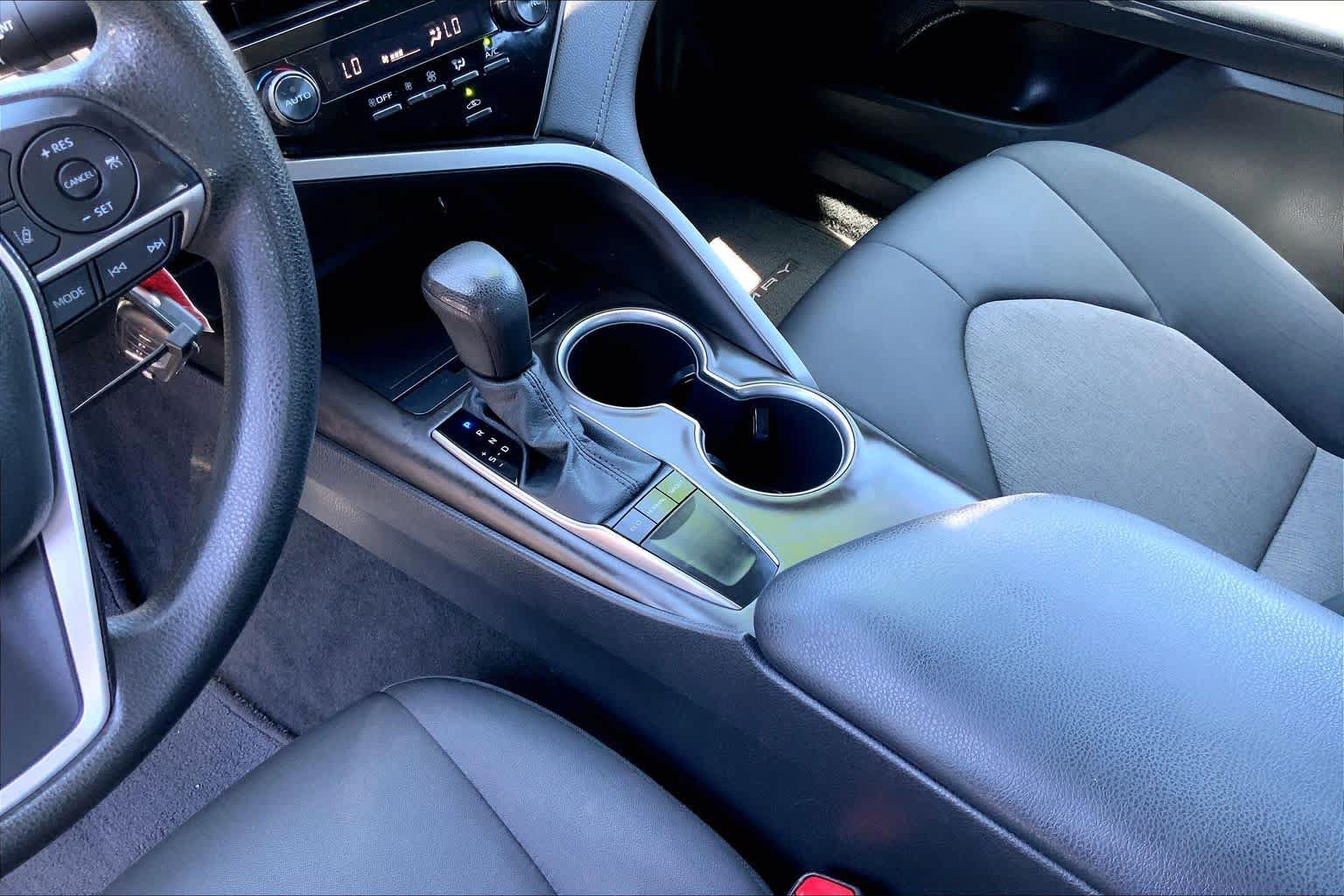Used 2022 Toyota Camry LE w/ Carpet Mat Package (TMS) FWD image 15