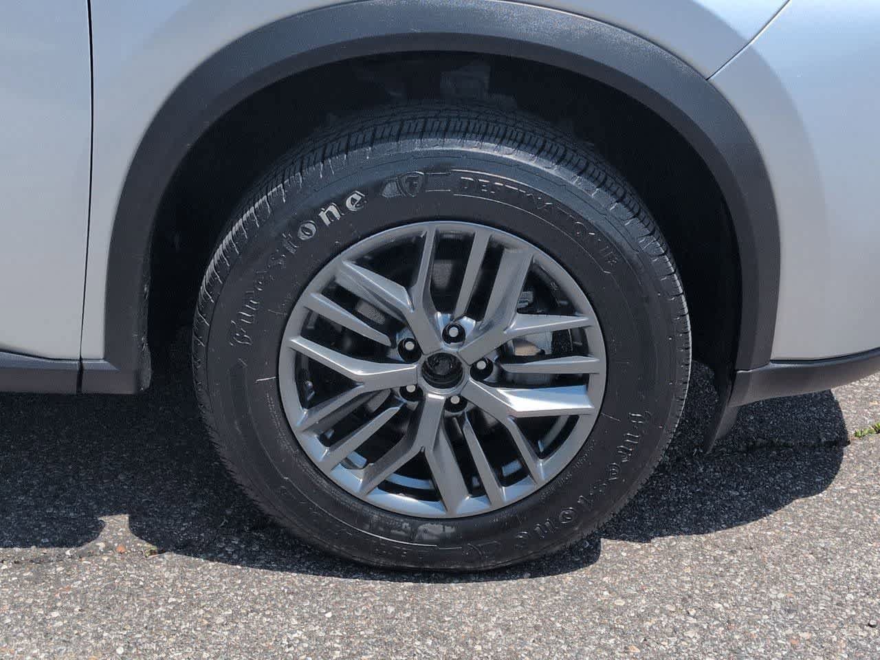 Used 2024 Nissan Rogue S FWD image 13