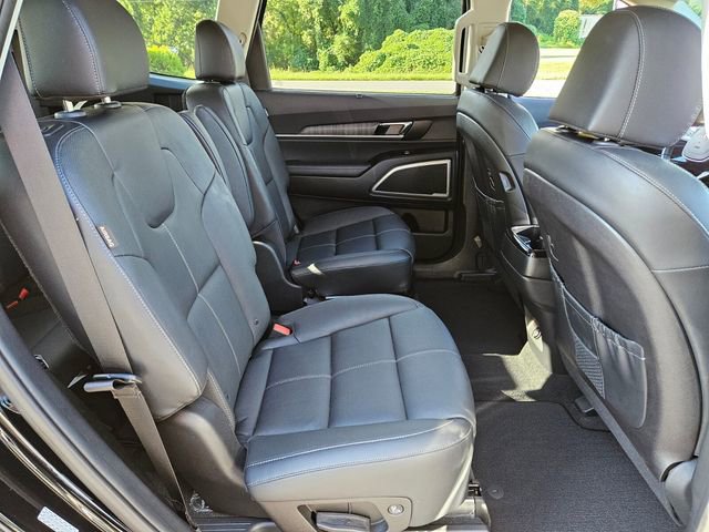 Used 2023 Kia Telluride EX w/ EX Captain's Chair Package image 15
