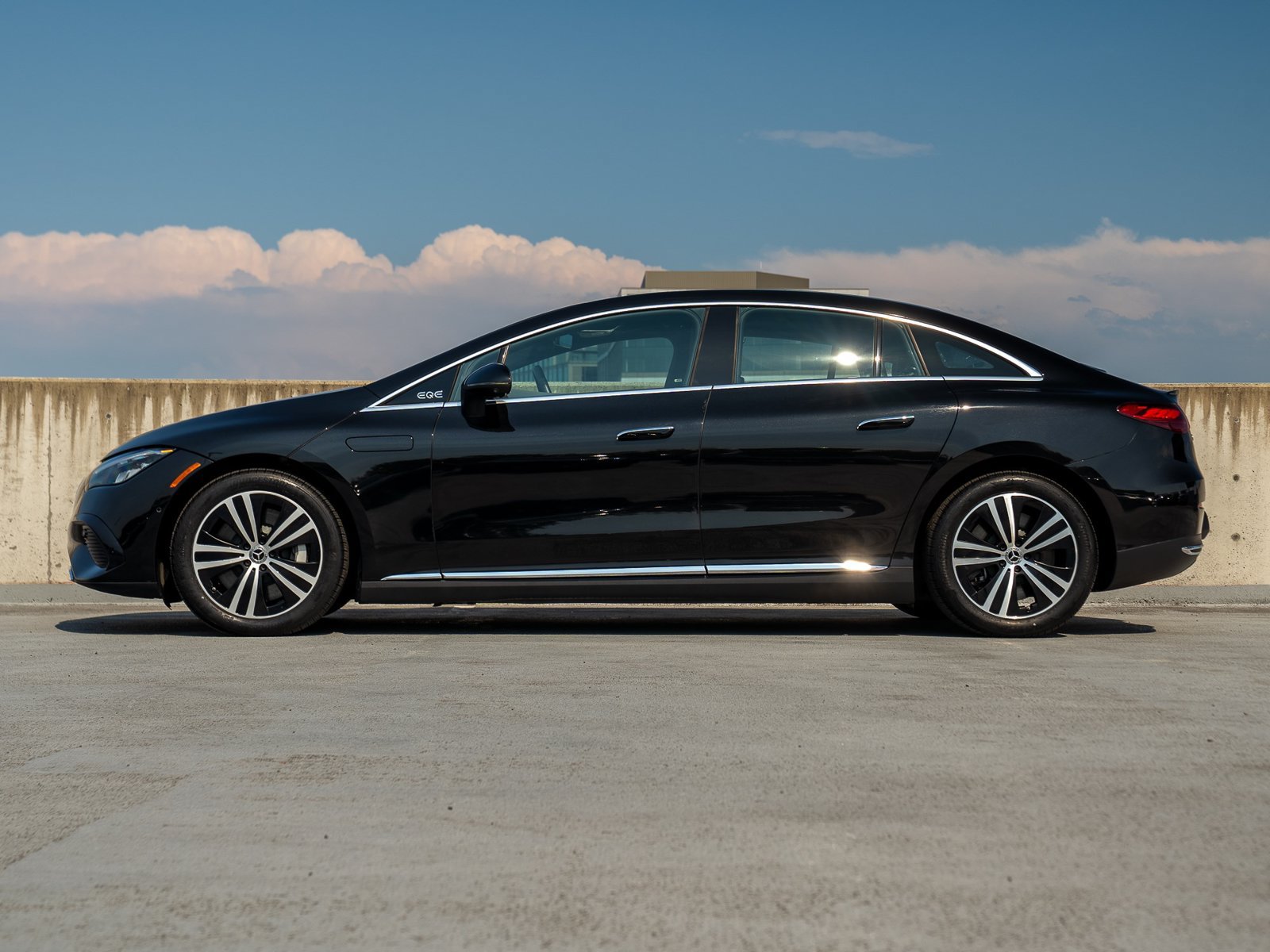 Used 2023 Mercedes-Benz EQE 350+ 4MATIC Sedan image 3