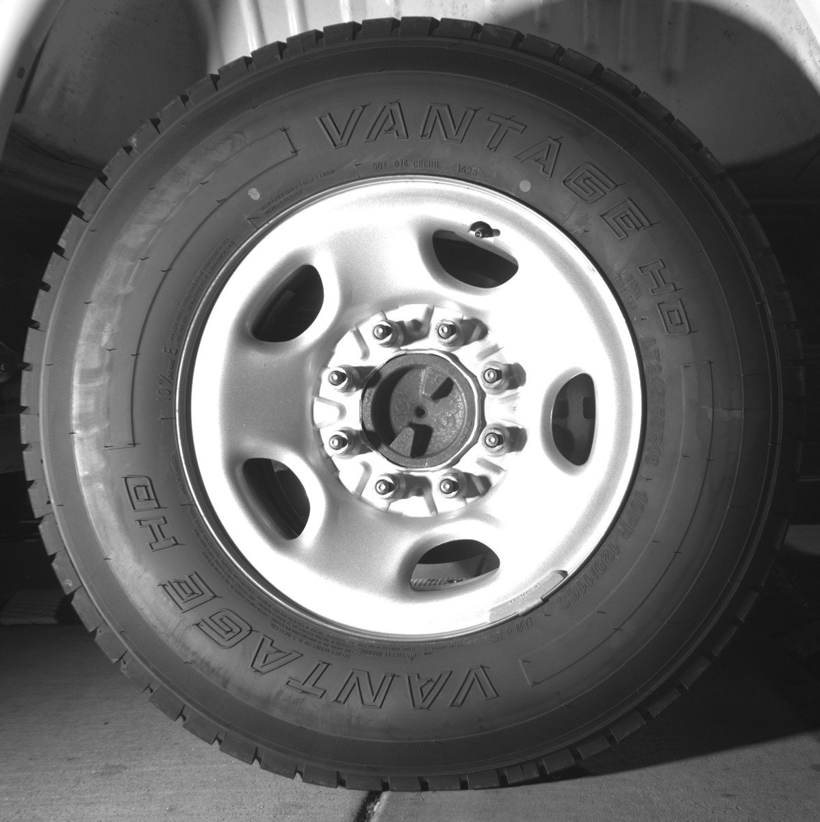 Used 2025 Chevrolet Express 3500 LT w/ LT Preferred Equipment Group RWD image 15