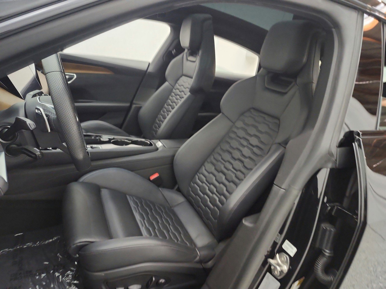 Used 2023 Audi e-tron GT Premium Plus image 10