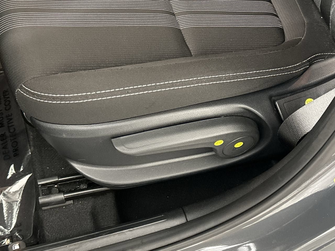 Used 2025 Hyundai Venue SEL FWD image 21