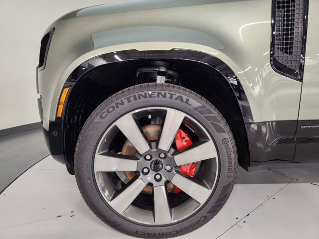 Used 2025 Land Rover Defender 110 X image 11