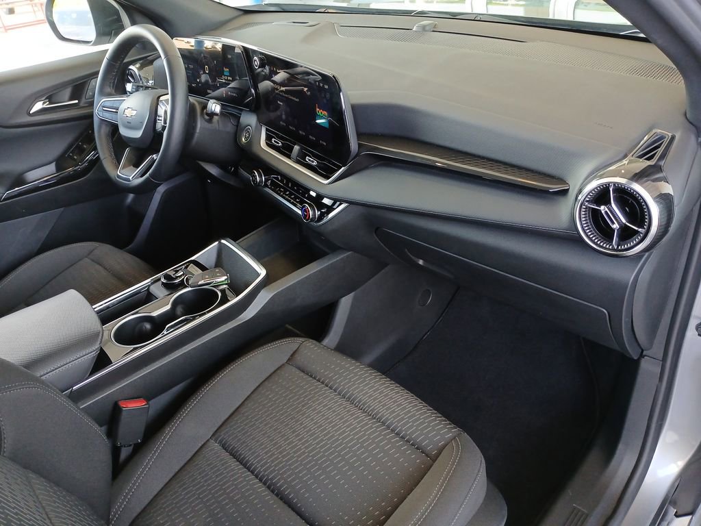 Used 2026 Chevrolet Equinox LT AWD/4WD image 30