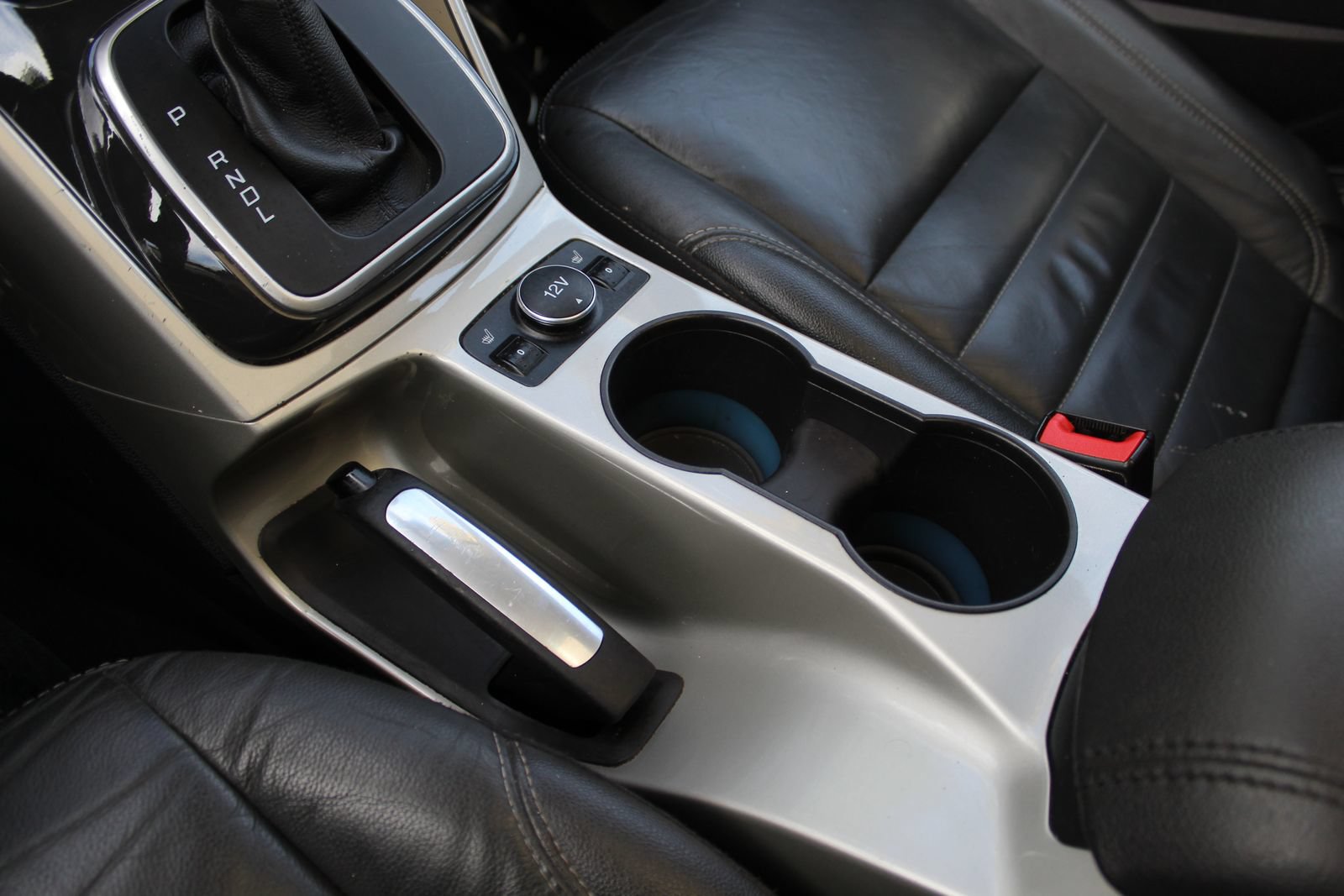 Used 2015 Ford C-MAX Energi SEL w/ Equipment Group 302A FWD image 19