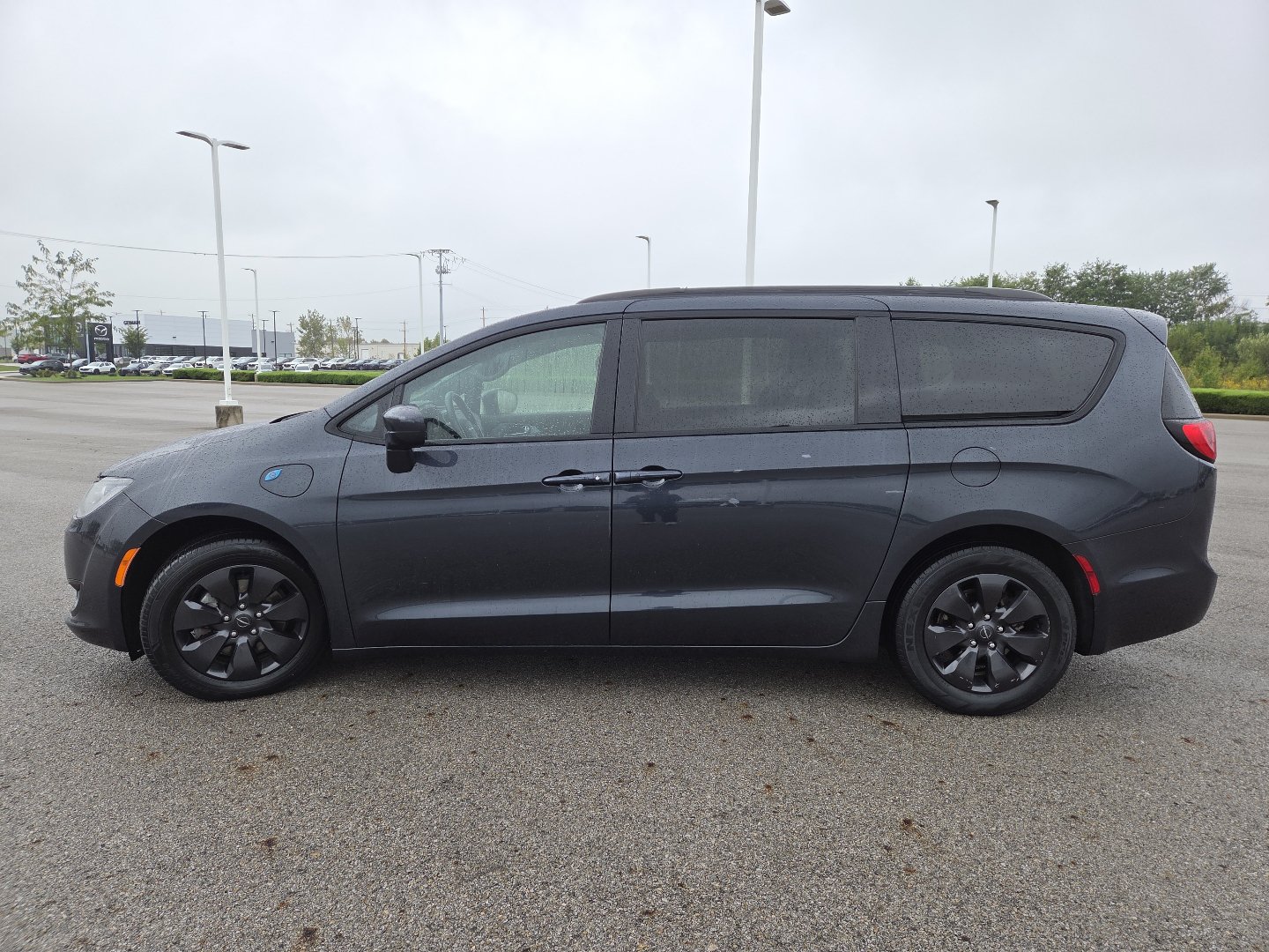 Used 2020 Chrysler Pacifica Touring-L w/ S Appearance Package FWD image 14