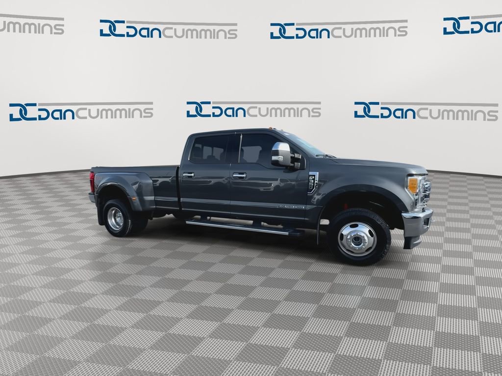 Used 2017 Ford F350 Lariat w/ Tow Technology Bundle image 3