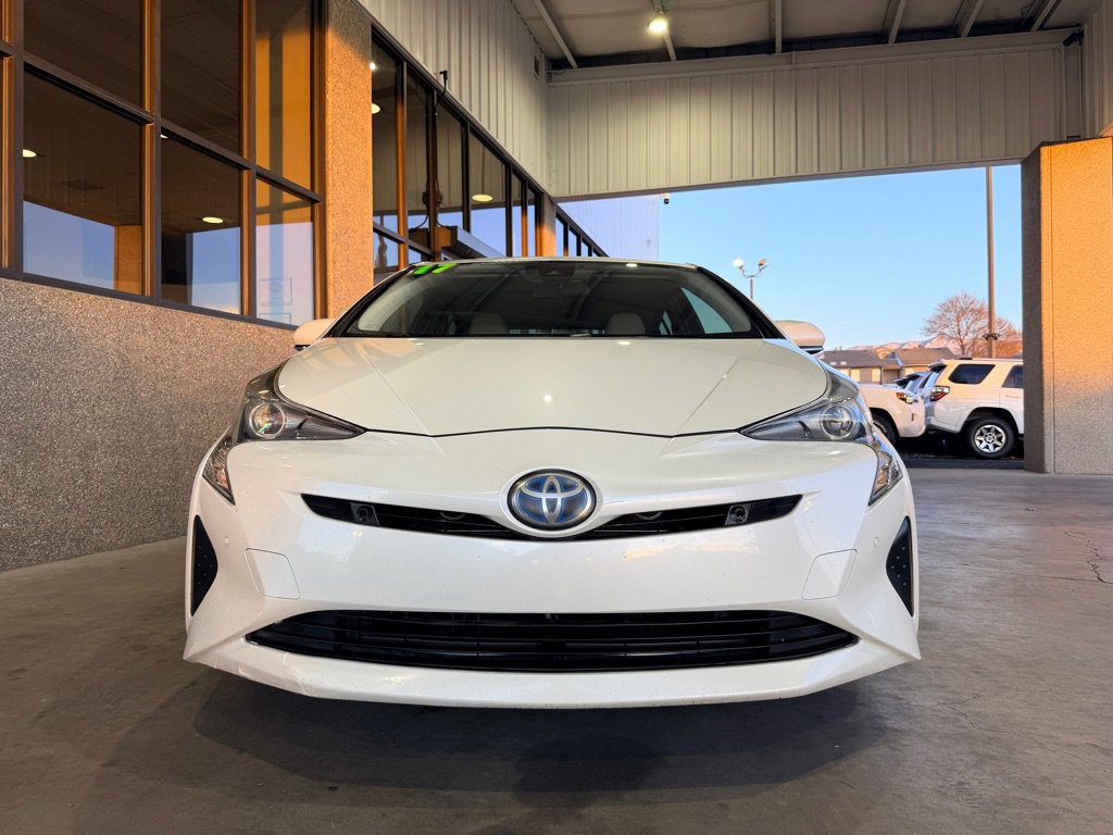 Used 2017 Toyota Prius Three w/ Advanced Technology Package image 24