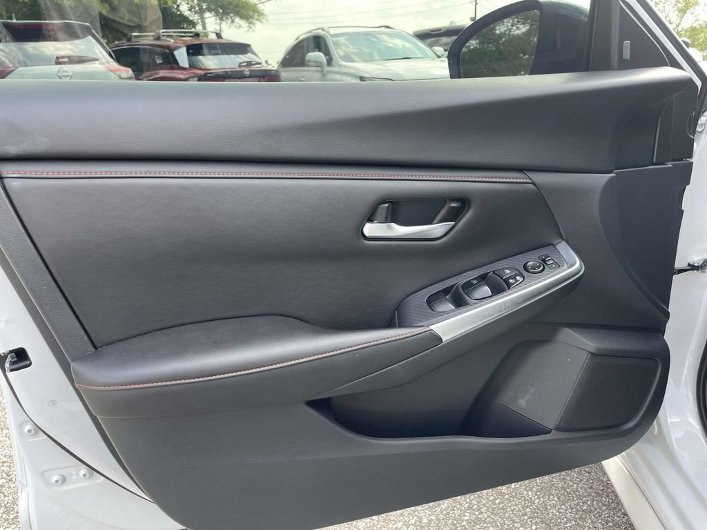 Used 2024 Nissan Sentra SR FWD image 16